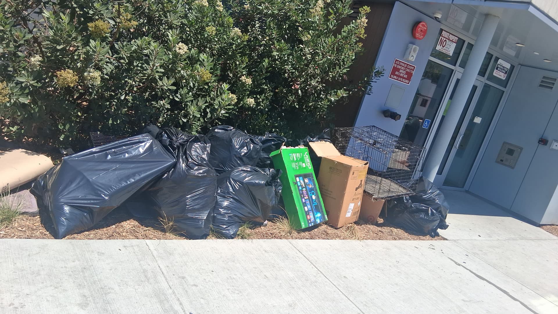 Gallery photos for Junk Piling Up by the Door? We Handle It Fast: Image #1