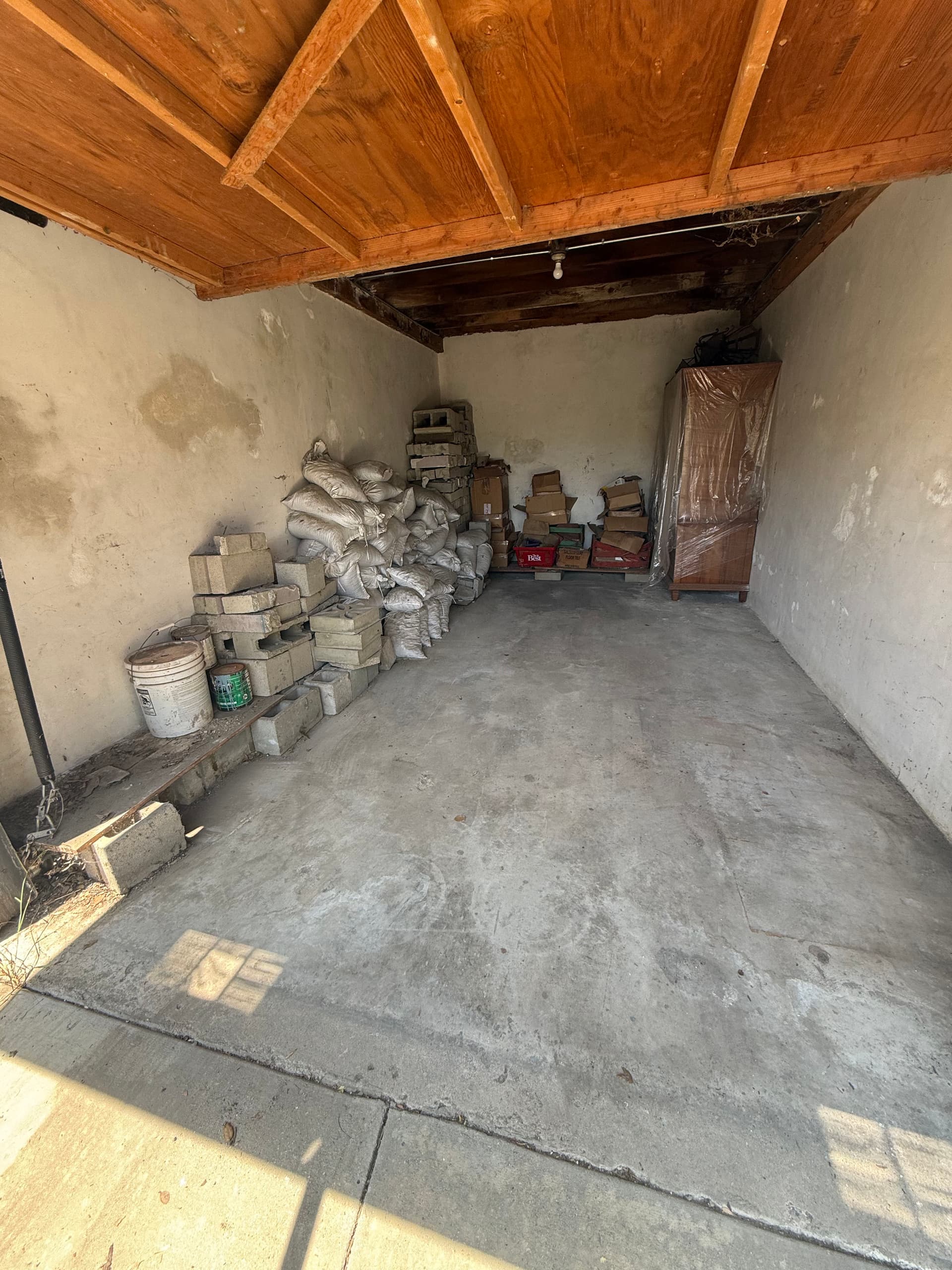 Gallery photos for Packed Garage Cleared Out and Ready to Use Again: Image #1