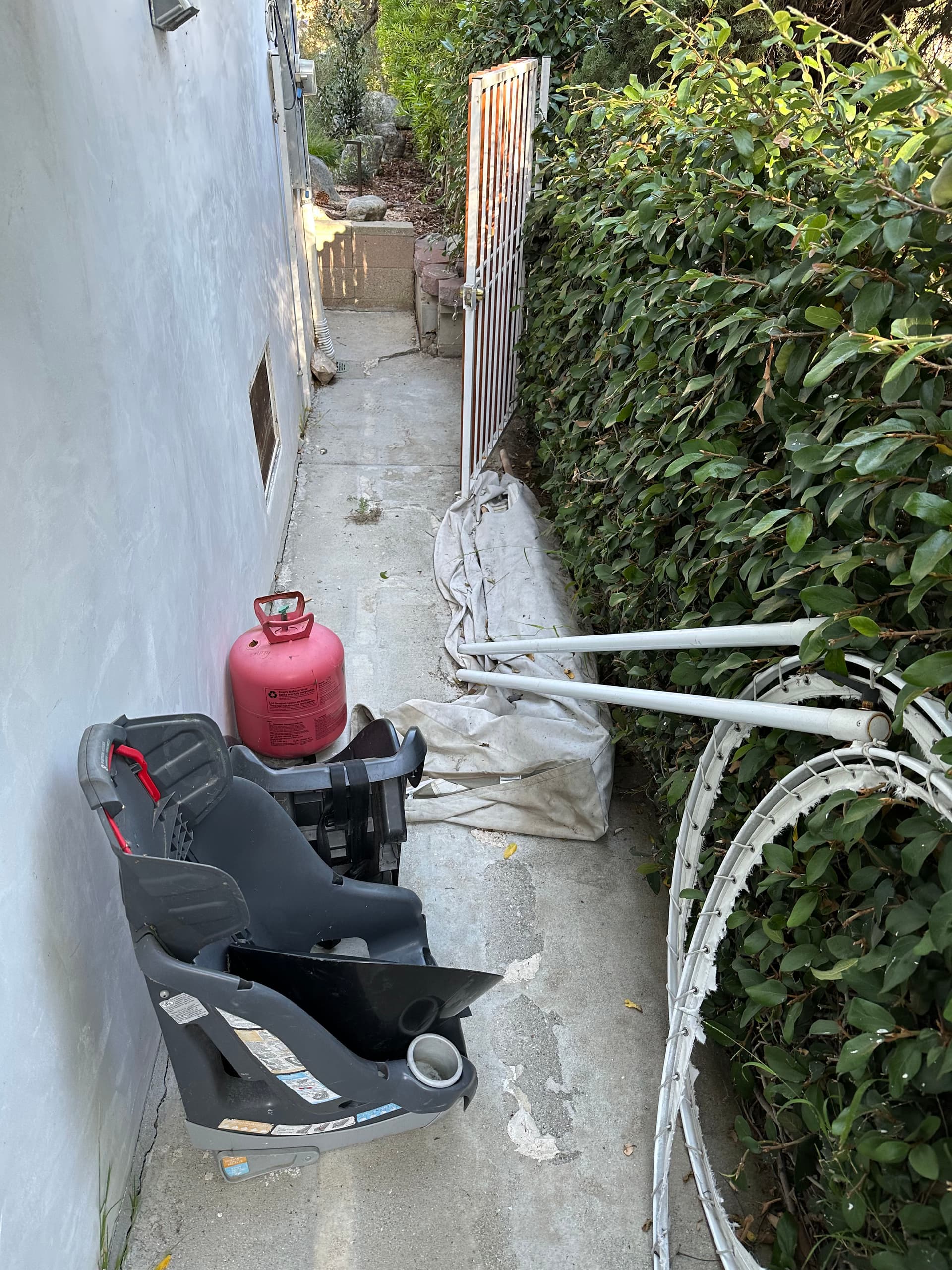 Side Yard Junk Removal That Opens the Space Back Up image