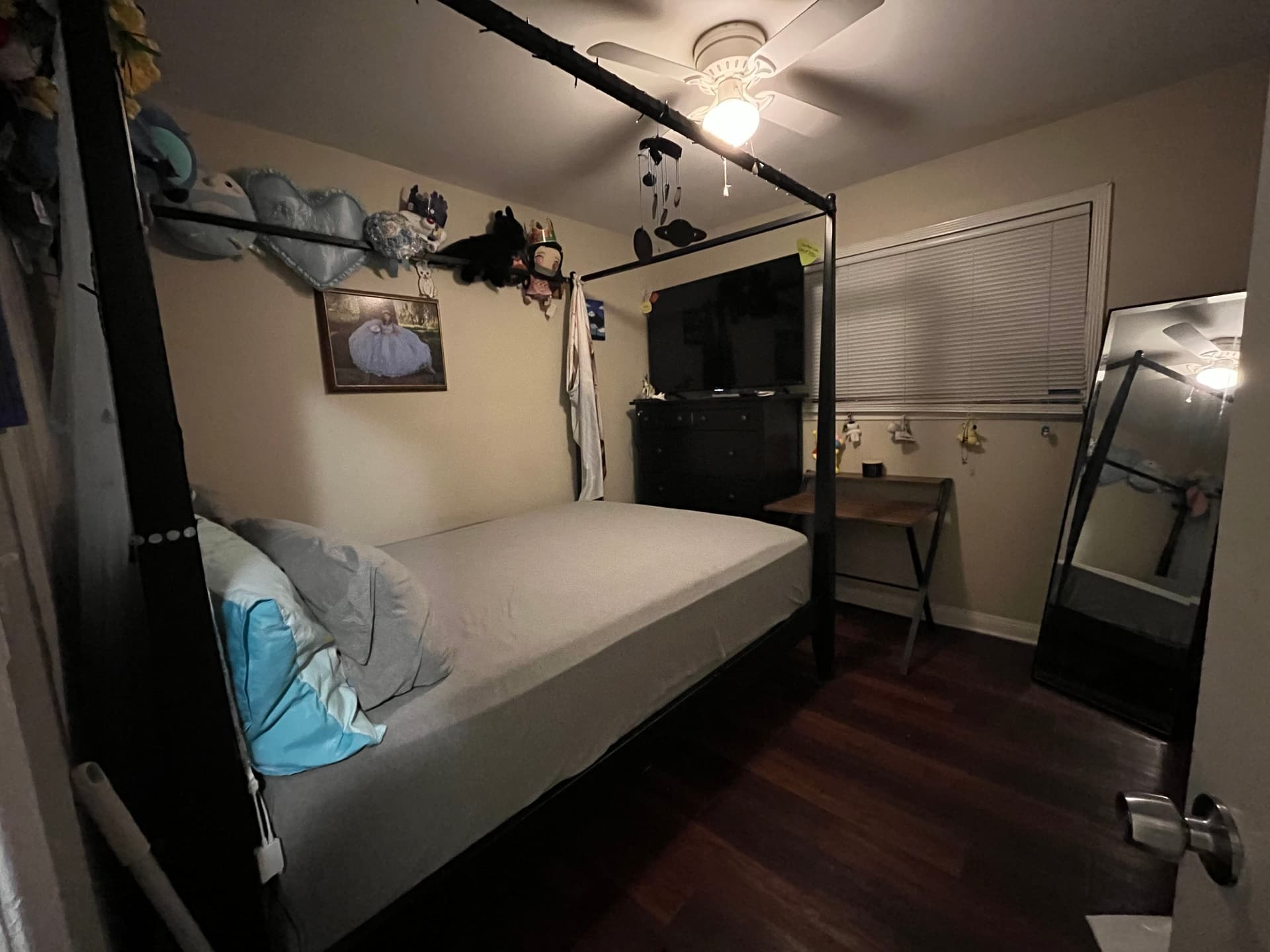 Full Bedroom Cleanout Done Fast and Done Right image