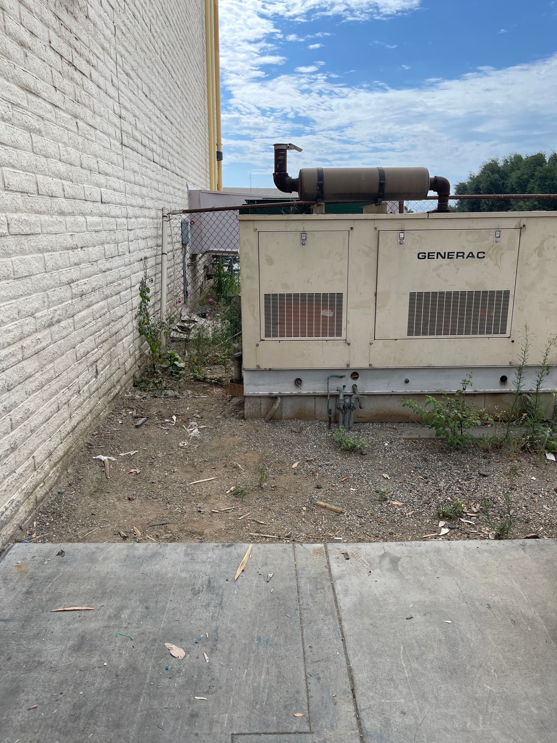 Gallery photos for Commercial Junk Removal for Retail and Grocery Properties: Image #3