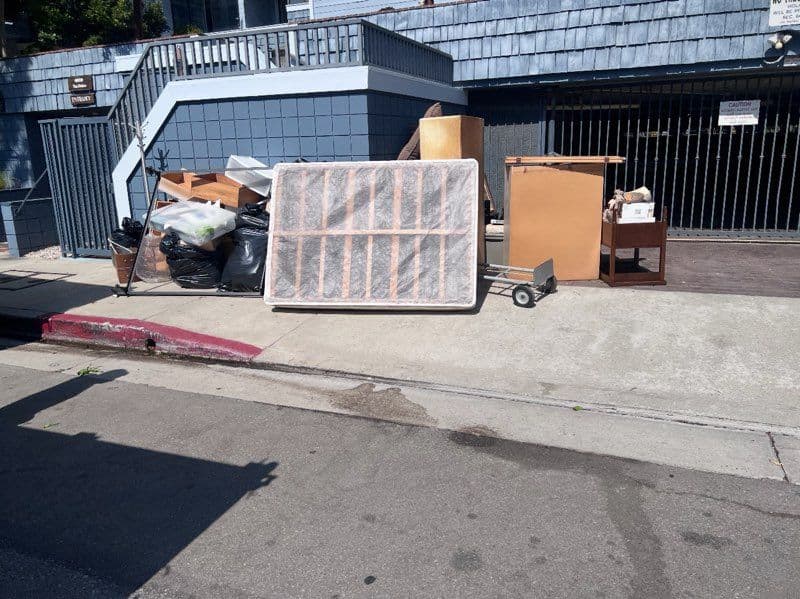 Gallery photos for Swift Property Cleanout in Los Angeles: Image #1