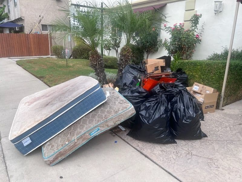 Gallery photos for Efficient Property Cleanout in Sherman Oaks: Image #1