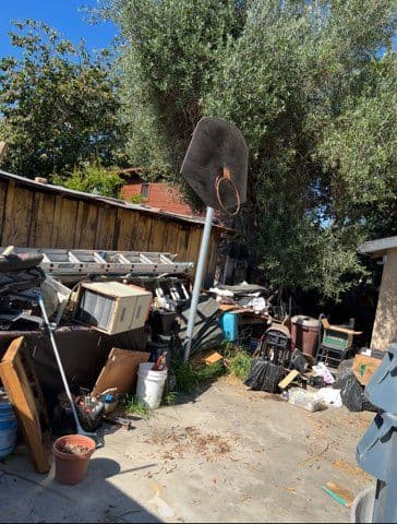 Gallery photos for Backyard Cleanup in Santa Clarita: Image #1