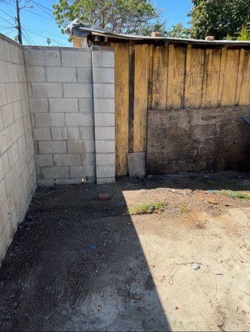 Gallery photos for Backyard Cleanup in Santa Clarita: Image #2