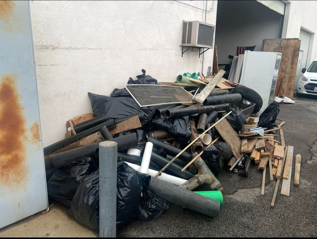 Efficient Junk Removal in Pasadena