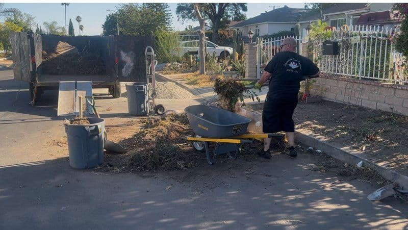 Gallery photos for Efficient Waste Cleanup in North Hollywood: Image #2
