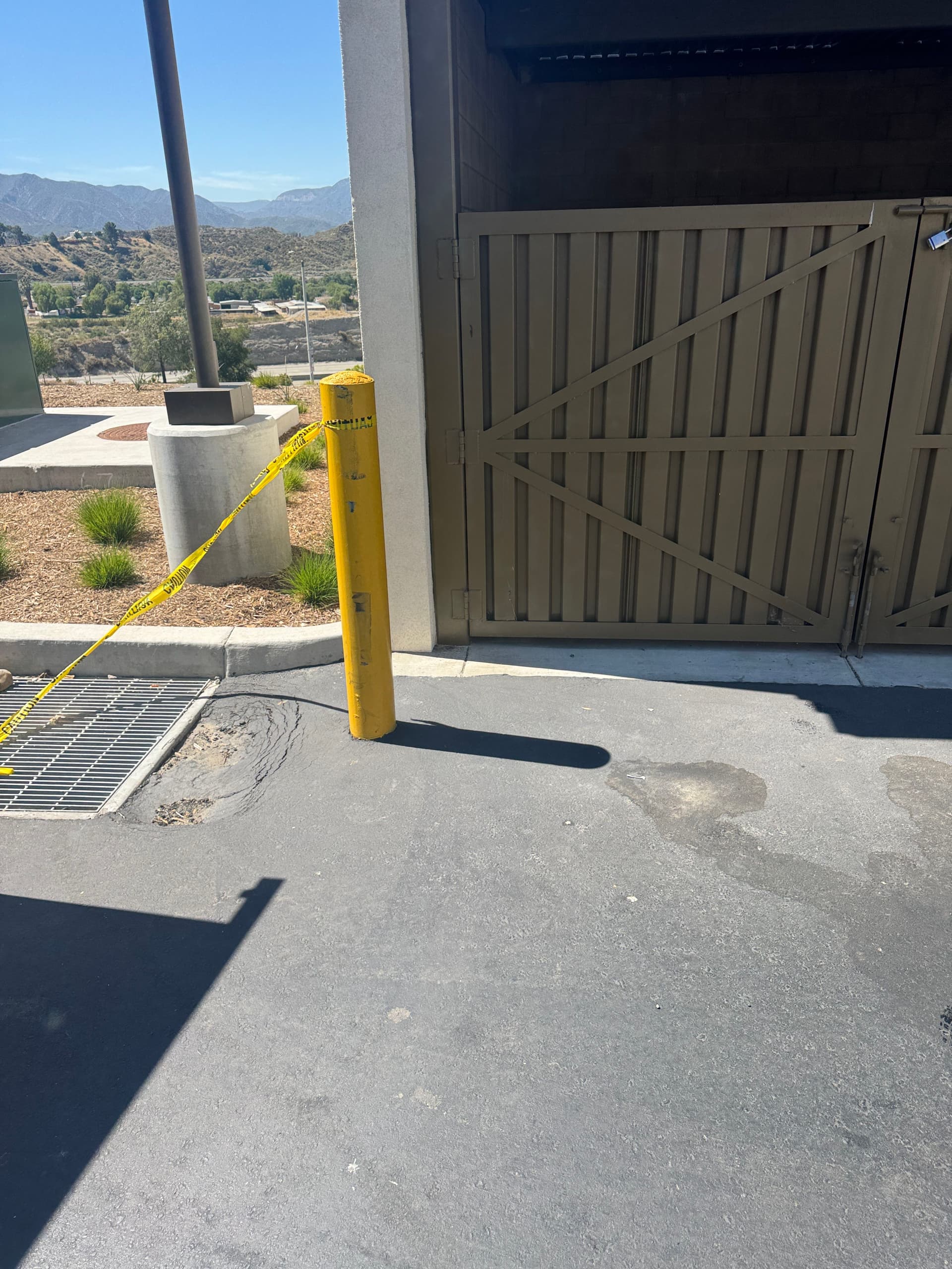 Gallery photos for Old Mattress and Junk Cleared Out of a Commercial Property: Image #2