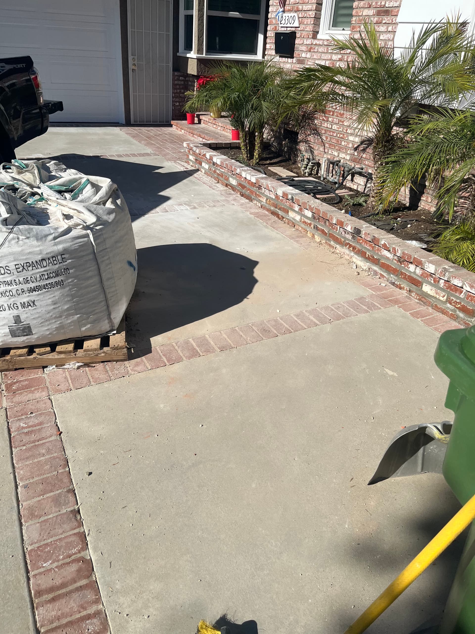 Gallery photos for Junk Removal Success Story in Glendale: Image #2