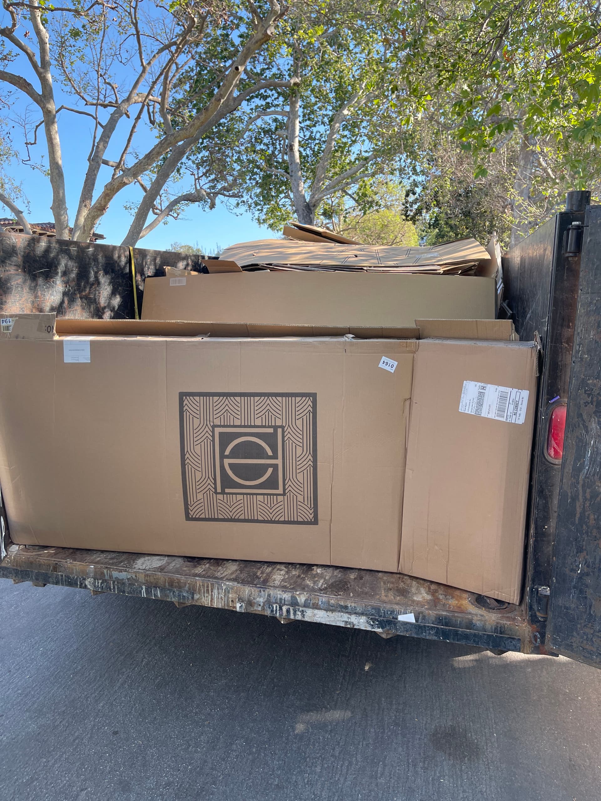 Gallery photos for Efficient Cardboard Box Removal and Cleanup: Image #2